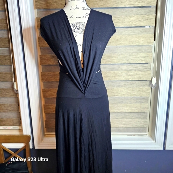 Dresses & Skirts - Comvertable dress to skirt